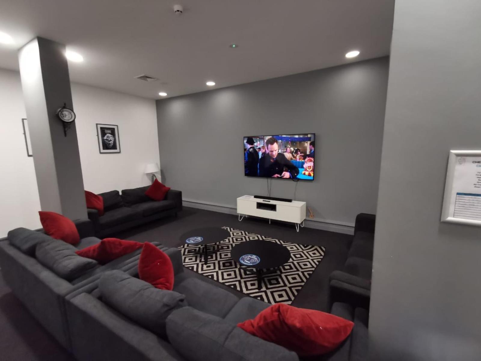 Апартаменти For Students Only At Great Patrick Street Белфаст Екстер'єр фото